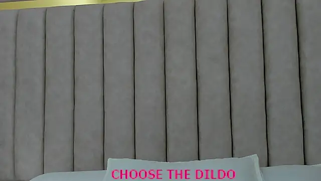 FreyaMoller online show from 11-11-25, 07:41