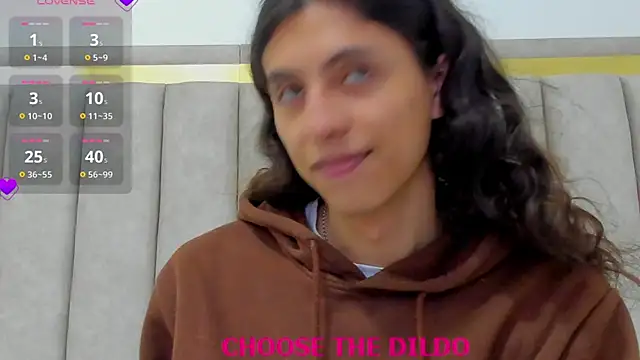 FreyaMoller online show from 11-18-25, 07:17