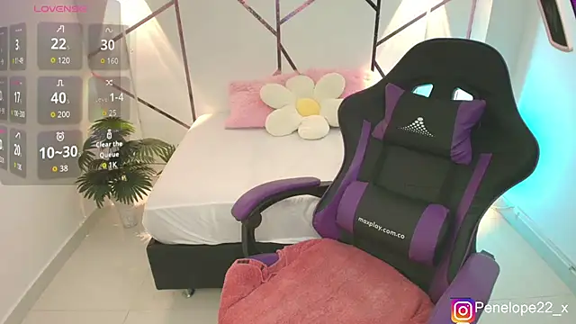 penelope22x  online show from 10-28-25, 12:44