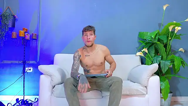 french sexx online show from 10-08-25, 01:18
