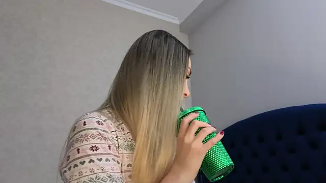 kimmie meow online show from 03-01-25, 06:54