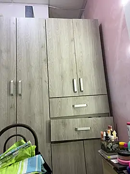 Milk chloe online show from 02-04-26, 07:20