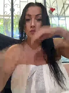 Milk chloe online show from 04-25-26, 07:55