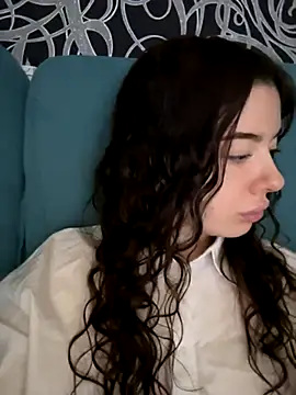 Kimi Ass online show from 10-30-25, 10:35