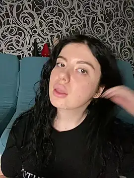 Kimi Ass online show from 01-28-25, 08:47