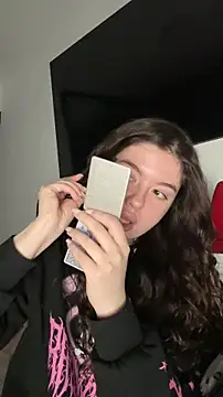 Snapshot of Kimi_Ass chatting on 02-03-26, 12:43 Kimi Ass online show from 02-03-26, 12:43