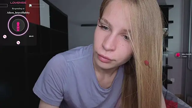 Snapshot of Elis_Fox chatting on 06-15-26, 08:03 Elis Fox online show from 06-15-26, 08:03