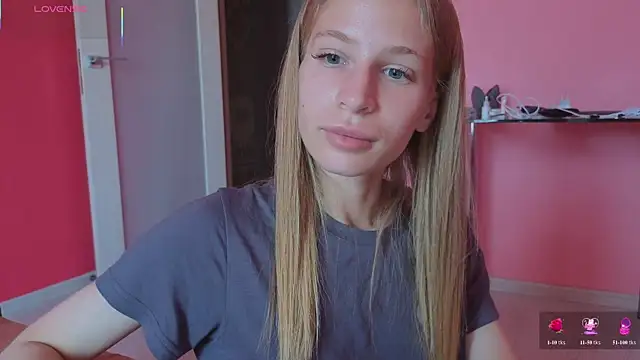 Snapshot of Elis_Fox chatting on 07-15-26, 06:53 Elis Fox online show from 07-15-26, 06:53