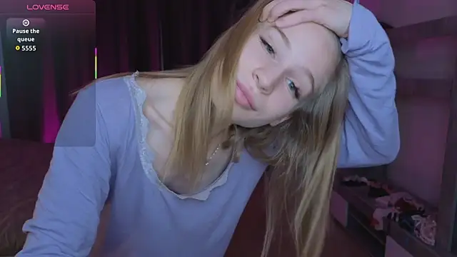 Elis Fox online show from 04-07-26, 11:01