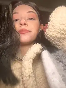 Snapshot of Times__Square chatting on 02-13-25, 05:16 Times Square online show from 02-13-25, 05:16