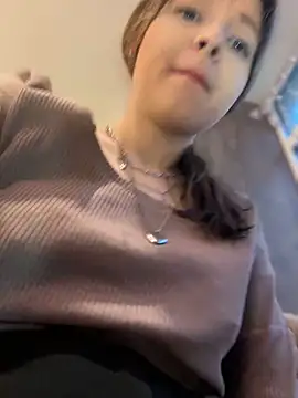 Snapshot of Times__Square chatting on 01-18-25, 06:24 Times Square online show from 01-18-25, 06:24