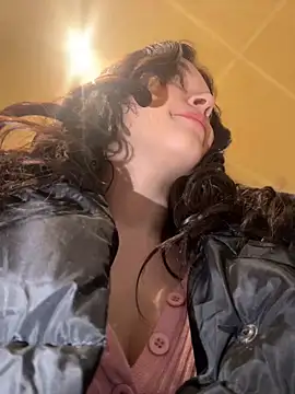 Snapshot of Times__Square chatting on 02-04-25, 05:21 Times Square online show from 02-04-25, 05:21