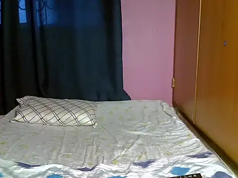 Queen petite  online show from 07-02-26, 04:40