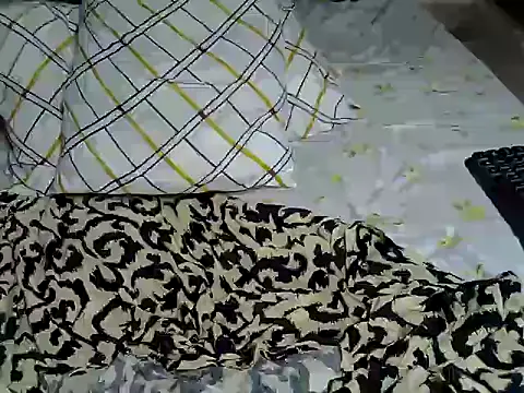 Queen petite  online show from 11-02-25, 10:31