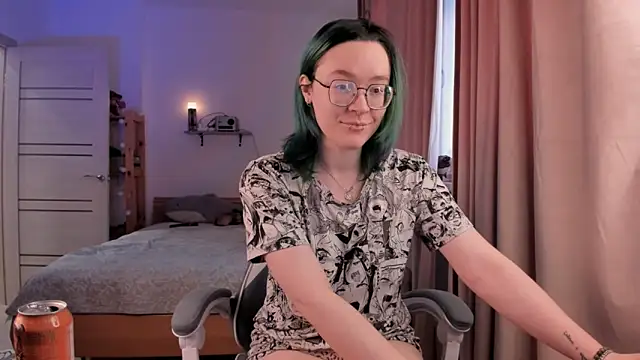 alisahug online show from 11-17-25, 10:52