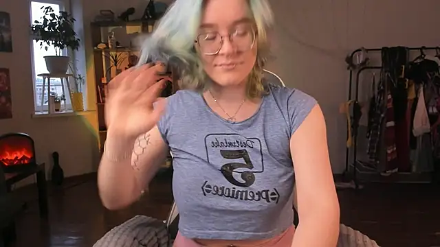 alisahug online show from 09-30-25, 12:22