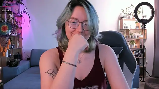 alisahug online show from 10-13-25, 09:55