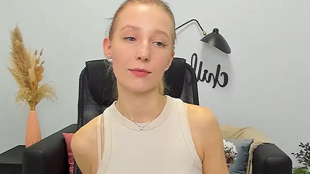 LolaWilsons online show from 03-18-25, 12:28