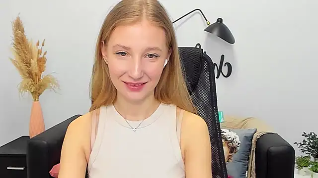 LolaWilsons online show from 03-18-25, 09:23