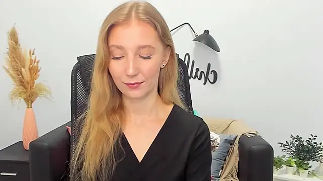 LolaWilsons online show from 02-27-25, 09:18