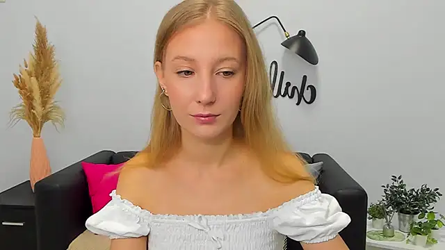 LolaWilsons online show from 11-29-25, 08:14