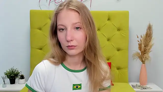 LolaWilsons online show from 04-22-26, 07:48
