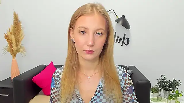 LolaWilsons online show from 12-05-25, 07:29