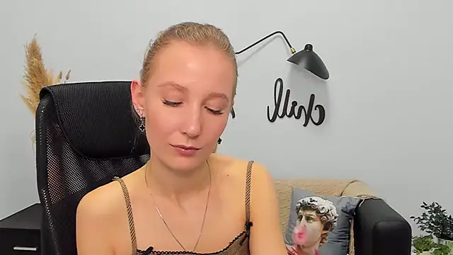 LolaWilsons online show from 03-21-25, 12:28