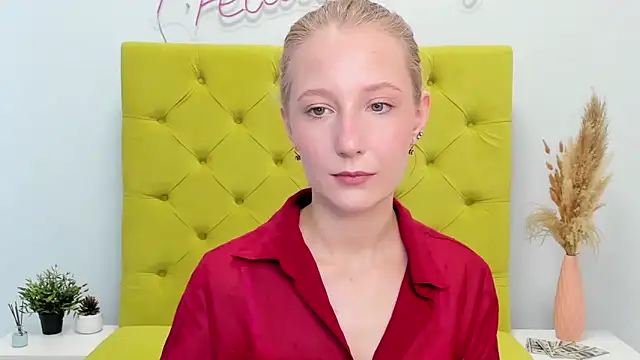 LolaWilsons online show from 04-14-26, 06:51