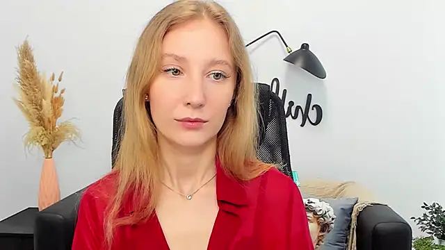 LolaWilsons online show from 03-20-25, 06:08