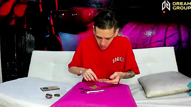 SlimLoves online show from 12-14-25, 10:59