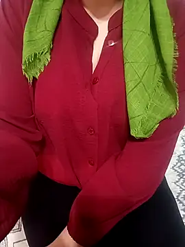 Snapshot of _Sahra_ chatting on 02-27-25, 07:37 Sahra online show from 02-27-25, 07:37