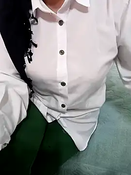 Snapshot of _Sahra_ chatting on 12-02-24, 01:41 Sahra online show from 12-02-24, 01:41