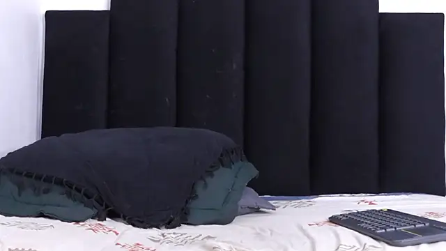 MarcoAlexLatino online show from 03-25-26, 03:28