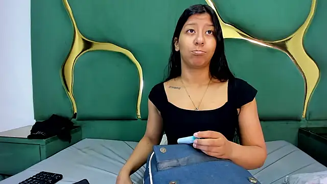 VaneLin18 online show from 11-27-25, 07:14