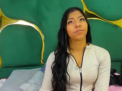 VaneLin18 online show from 12-17-25, 10:37