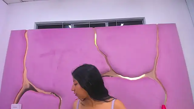 VaneLin18 online show from 11-19-25, 11:05