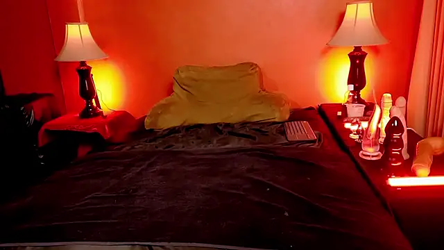 JenniferCD online show from 11-16-25, 05:45