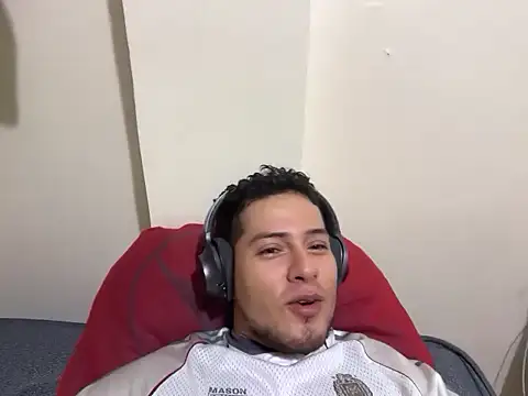 Malandralle online show from 11-26-25, 05:07