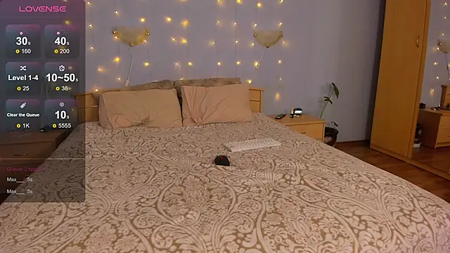 Snapshot of NikkiNSerdron chatting on 03-18-25, 03:34 NikkiNSerdron online show from 03-18-25, 03:34