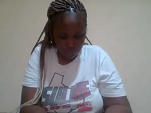 Beauty beee online show from 12-15-25, 05:24