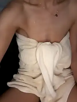 Snapshot of khaaleesiii chatting on 02-19-25, 07:26 khaaleesiii online show from 02-19-25, 07:26