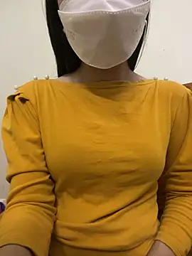 Snapshot of Tuongvy05 chatting on 03-18-25, 03:45 Tuongvy05 online show from 03-18-25, 03:45