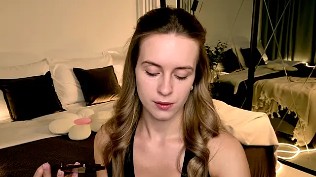 RozzitaBedberry online show from 04-04-26, 12:34