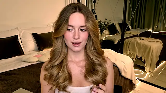 RozzitaBedberry online show from 04-10-26, 01:07