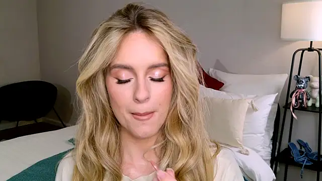 RozzitaBedberry online show from 11-22-25, 09:46