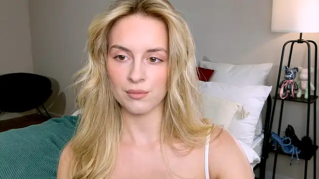 RozzitaBedberry online show from 10-22-25, 01:10