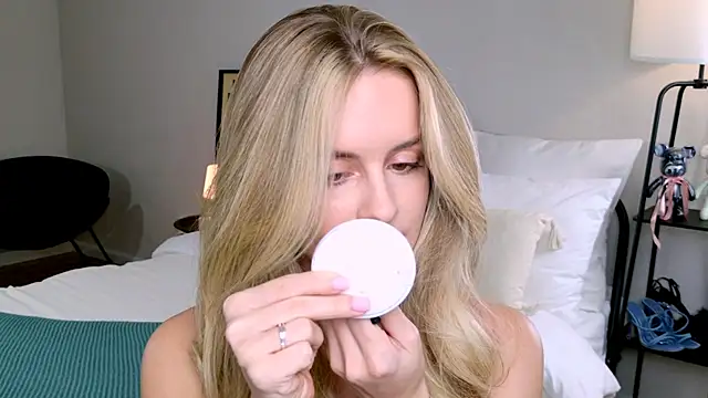 RozzitaBedberry online show from 09-29-25, 01:06