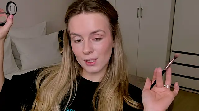 RozzitaBedberry online show from 02-02-26, 05:01