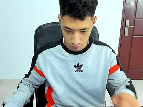 Snapshot of Chandler_ken chatting on 12-01-25, 01:28 Chandler ken online show from 12-01-25, 01:28